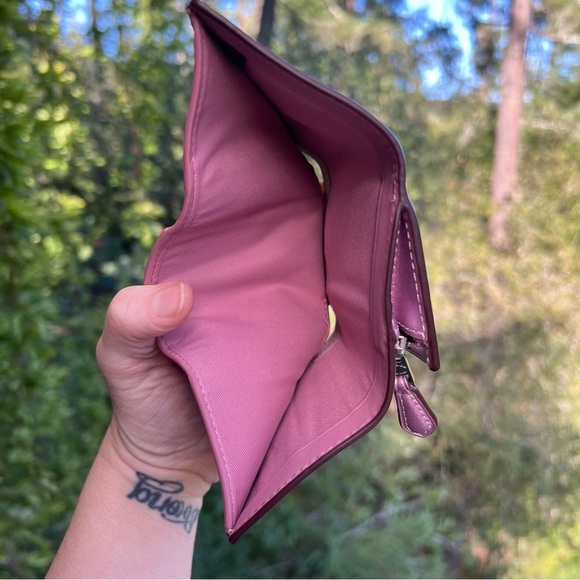 COACH Women's Metallic Pink Micro Wallet Pre owned AUTHENTIC - Picture 5 of 7